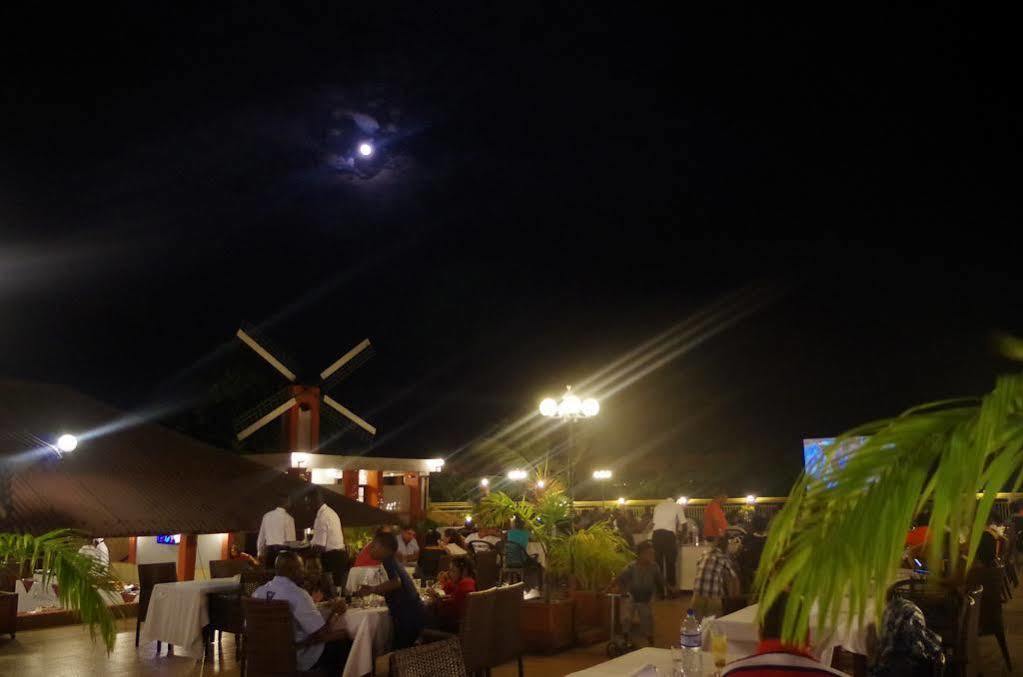 Hotel Du Lac Cotonou Exterior photo